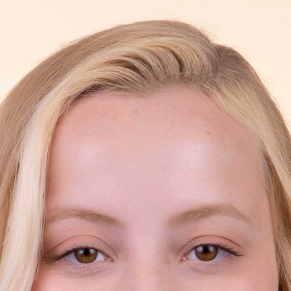 Blonde roots after using Hairline Powder